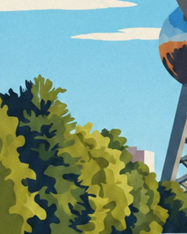 Une sphère de l'Atomium au-dessus des arbres touffus du parc, ciel bleu et nuages