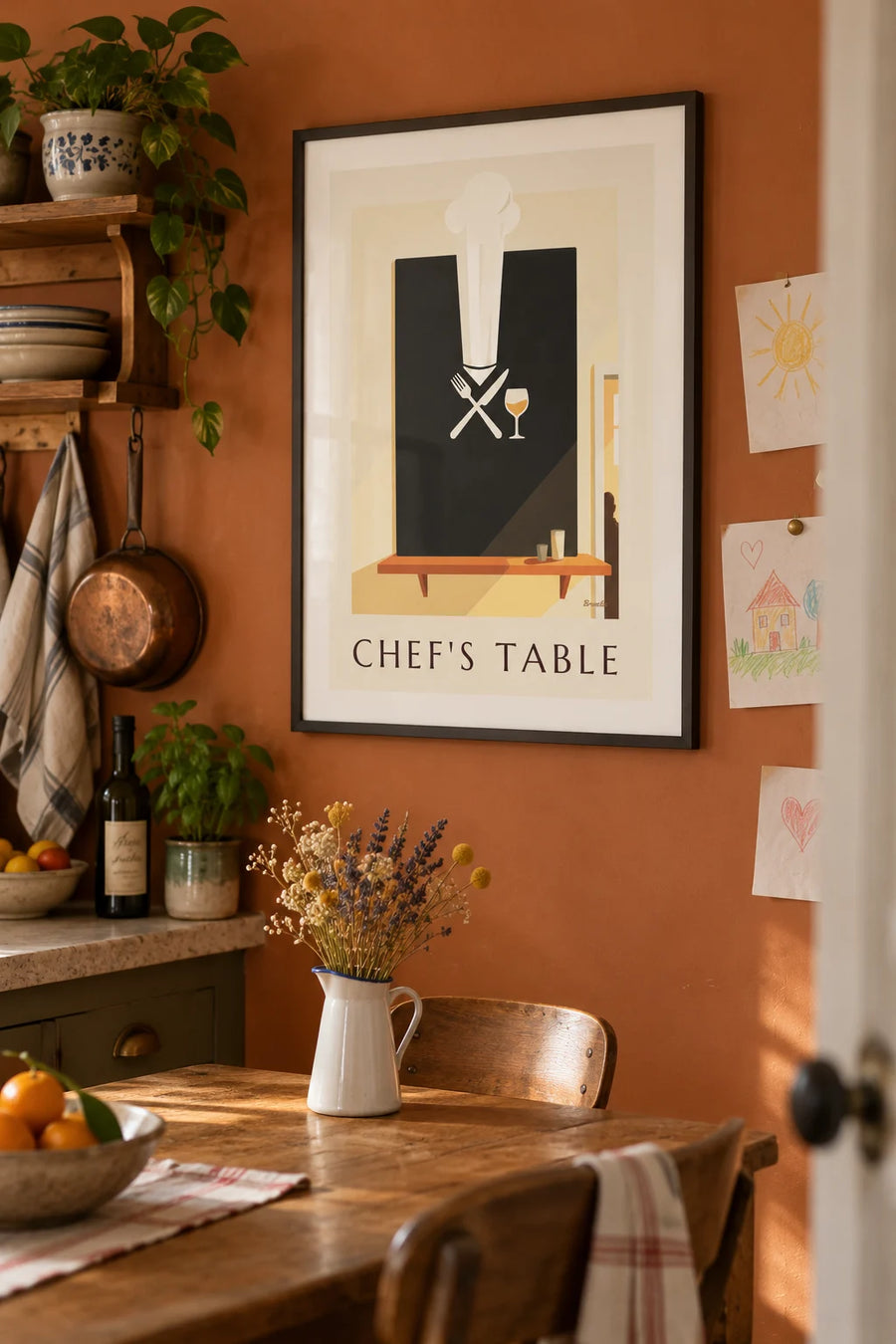 Affiche toque de chef, couverts et verre de vin sur ardoise : encadrée au mur