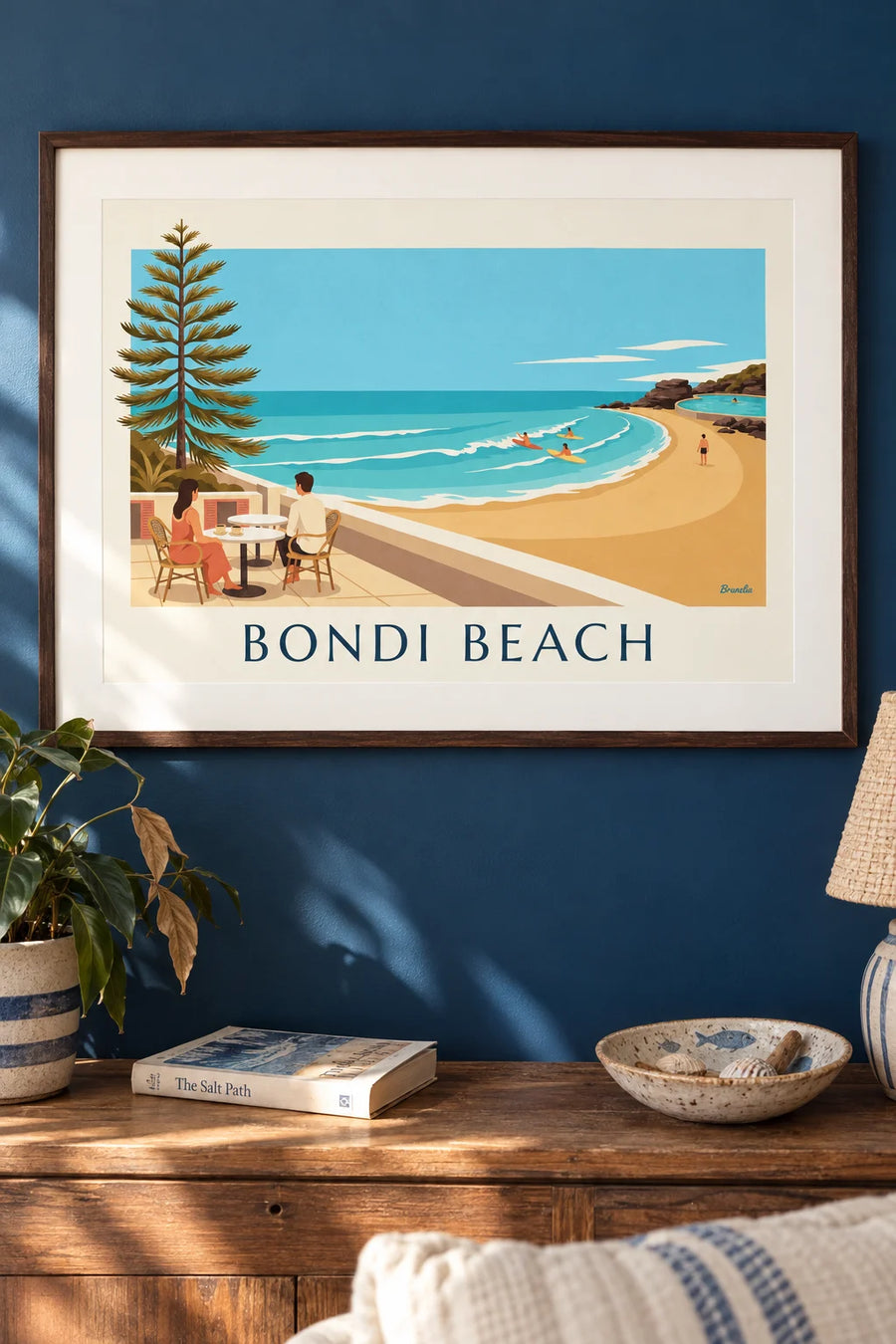 Affiche café en terrasse face à la plage de Bondi à Sydney : encadrée au mur