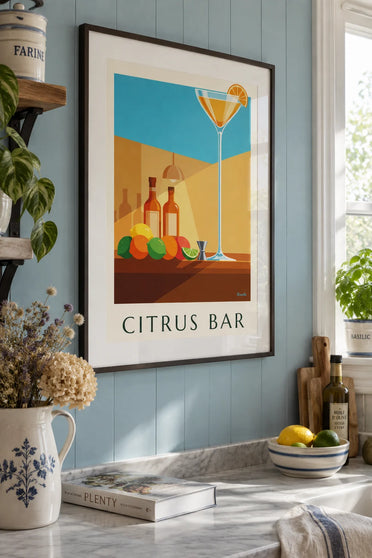 Affiche bar à cocktails, coupe en cristal et agrumes : encadrée au mur