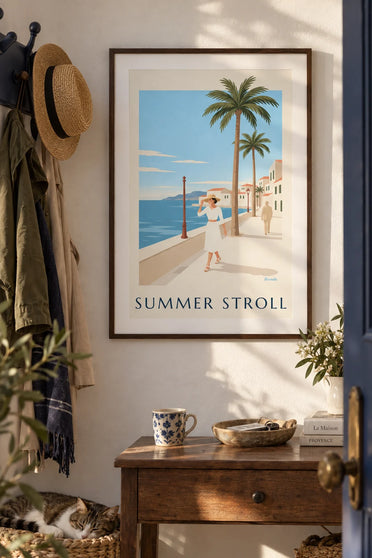 Affiche femme élégante en robe blanche et chapeau panama : encadrée au mur