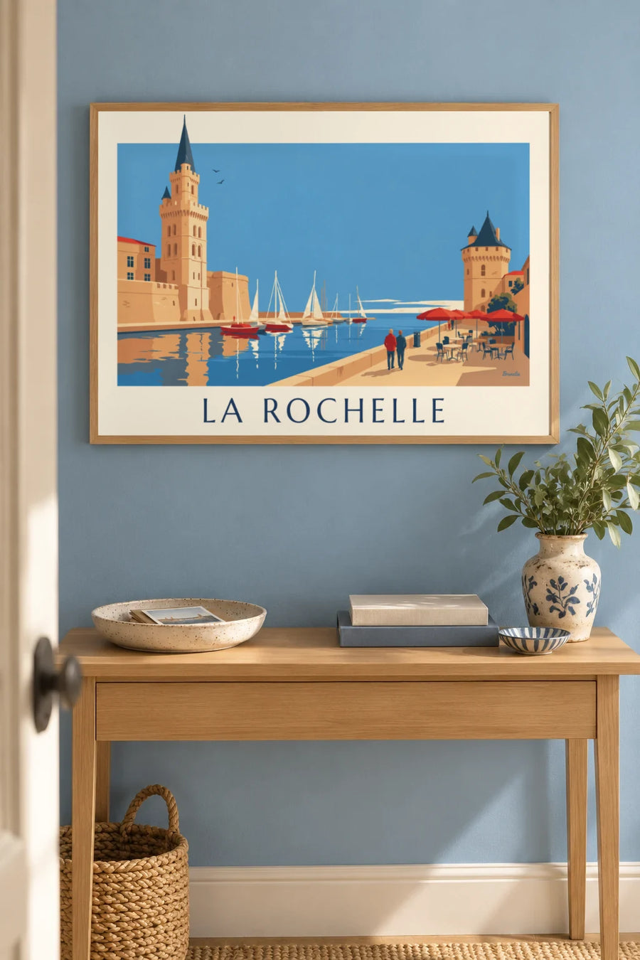 Affiche tours de la Lanterne et de la Chaîne à l'entrée du port de La Rochelle : encadrée au mur
