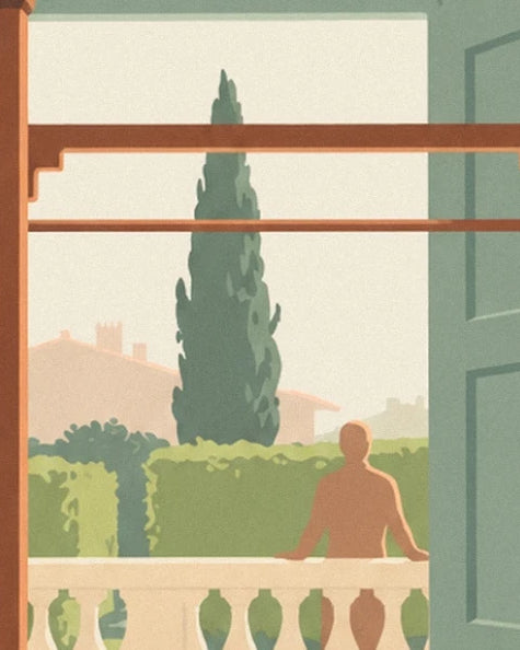 La silhouette sur le balcon, devant les haies et le grand cyprès