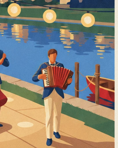 L'accordéoniste en veste bleue sur le quai, près de la barque rouge amarrée aux 2 pieux