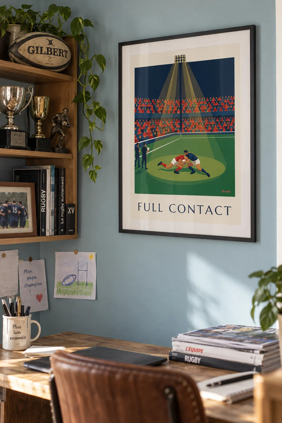 Affiche plaquage de rugby en pleine course au stade : encadrée au mur