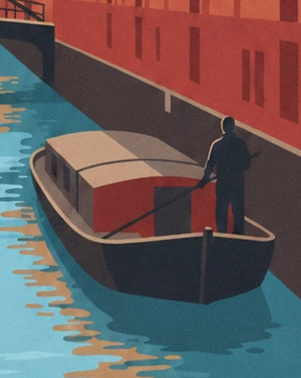 Un batelier debout à bord d'une embarcation à cabine rouge sur le canal bleu