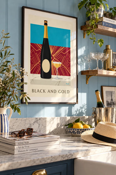 Affiche bouteille de champagne brut noir et or : encadrée au mur