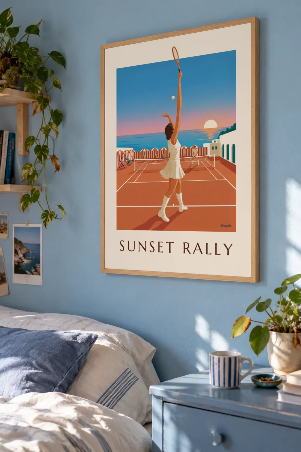 Mise en situation de Affiche court de tennis et parasols au coucher du soleil